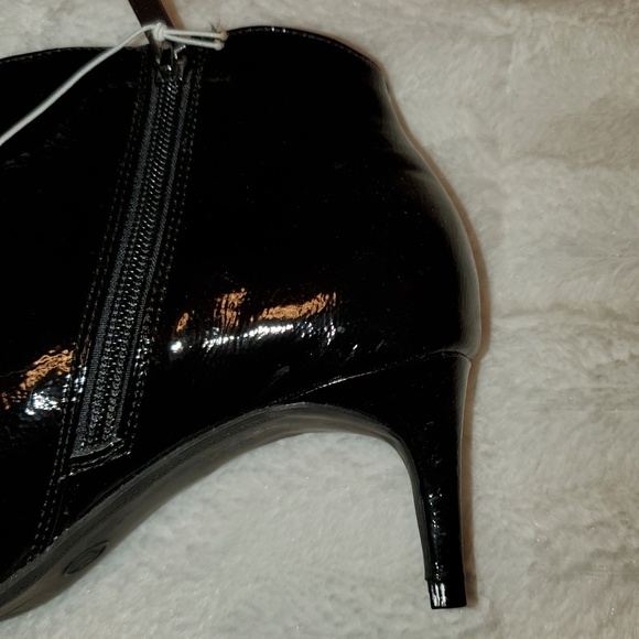 Patent Black Pointed Kitten Heel - Picture 5 of 5